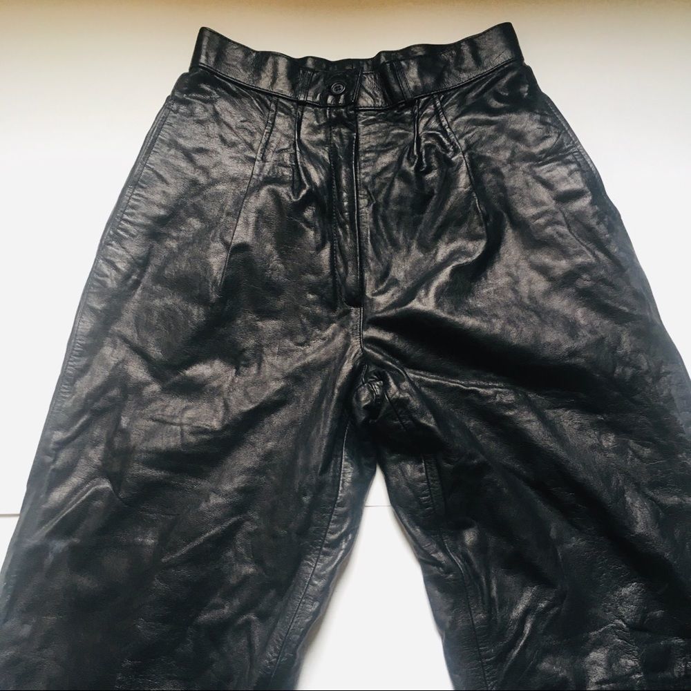 Black Leather Vintage hi- waisted pants. Size 6